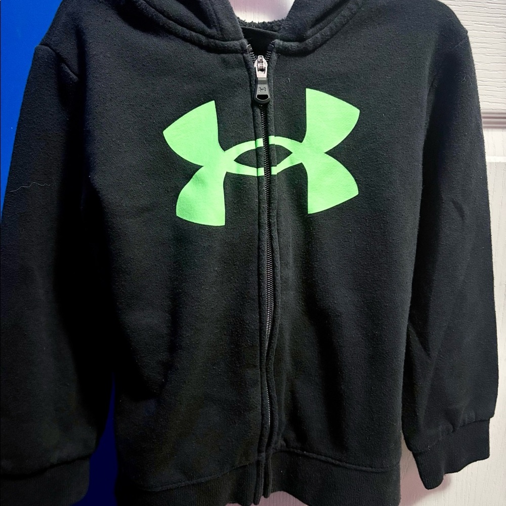 Under Armour jacket for boys or girls. Size 5